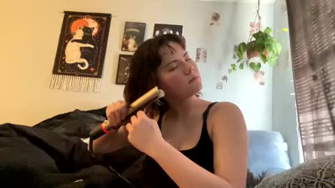 kearianwat online show from March 28, 12:49 pm