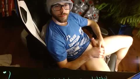 Snapshot of keegancheese chatting on February 21, 3:34 am Tom online show from February 21, 3:34 am