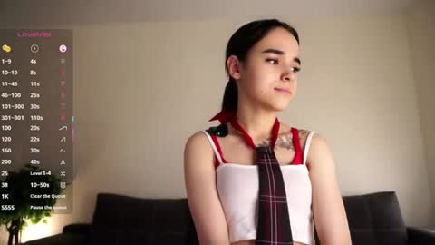 Snapshot of keeleyreineck chatting on July 25, 6:44 am Nika online show from July 25, 6:44 am