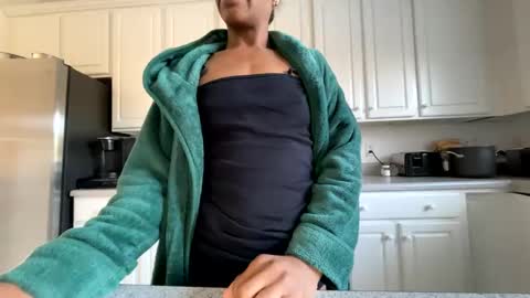 Snapshot of keephimcum69me chatting on January 12, 3:03 pm Keephimcum69me online show from January 12, 3:03 pm