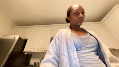 Snapshot of keephimcum69me chatting on February 14, 8:22 am Keephimcum69me online show from February 14, 8:22 am