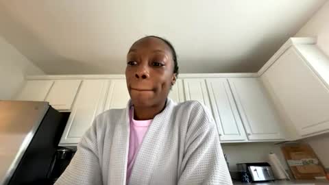 Snapshot of keephimcum69me chatting on April 18, 12:20 pm Keephimcum69me online show from April 18, 12:20 pm
