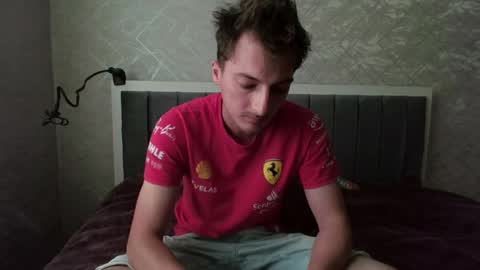 Snapshot of keetherwulf chatting on June 1, 1:24 pm keetherwulf online show from June 1, 1:24 pm