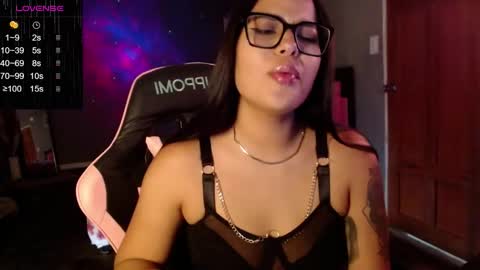 Kimk online show from December 19, 7:10 pm