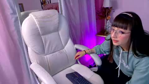    online show from June 19, 3:11 am