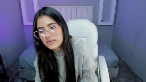 Keily Bennet online show from April 4, 8:06 pm