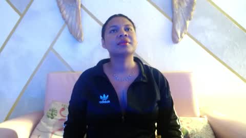    online show from December 3, 12:25 pm