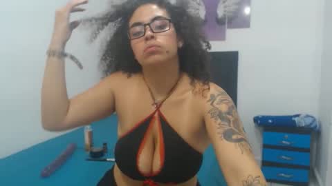 Snapshot of keityperrys chatting on April 25, 5:21 am keityperrys online show from April 25, 5:21 am