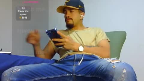 Snapshot of keivid_2303 chatting on July 14, 3:33 am david online show from July 14, 3:33 am