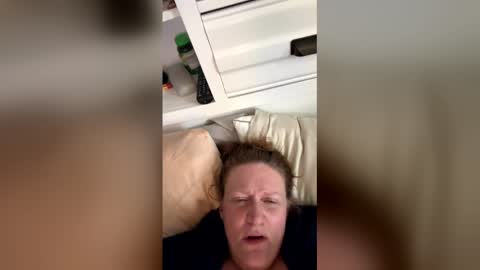 Snapshot of kellilyn1081187 chatting on March 21, 10:57 pm kellilyn1081187 online show from March 21, 10:57 pm