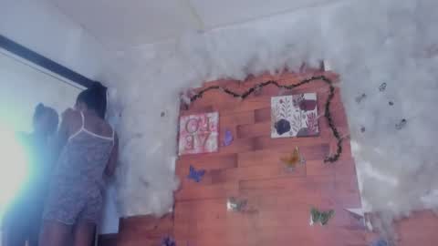 kelly__thomson online show from January 3, 4:11 am