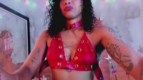 kelly__thomson online show from February 9, 5:33 pm