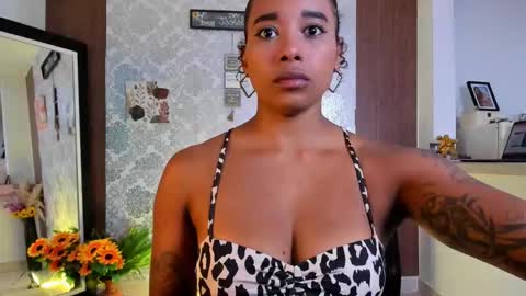 kelly__thomson online show from October 1, 11:22 pm