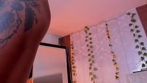 kelly__thomson online show from February 2, 5:22 pm