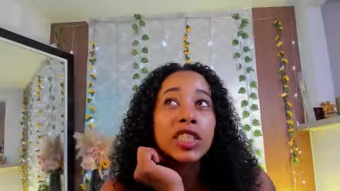 kelly__thomson online show from April 28, 3:06 pm