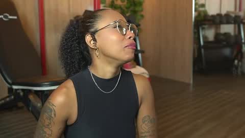 kelly__thomson online show from May 8, 1:16 pm