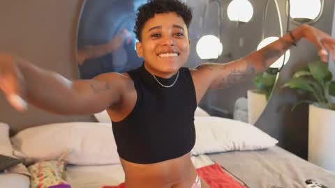 kelly__thomson online show from June 6, 12:54 pm