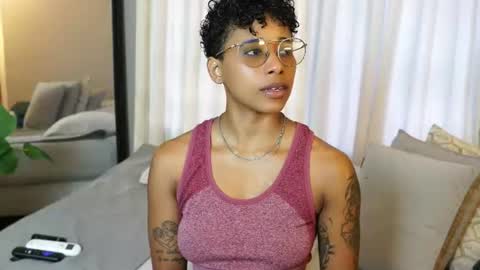 kelly__thomson online show from June 24, 12:48 pm