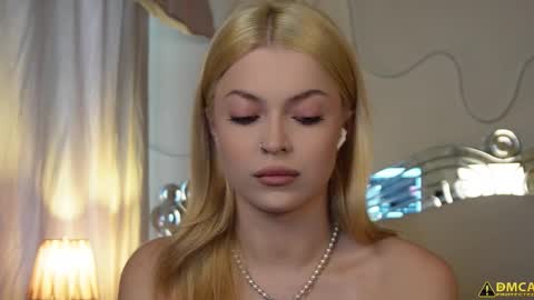 Kelly online show from October 22, 5:30 am