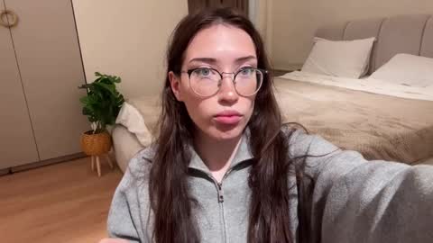 Snapshot of kellyberry__ chatting on September 29, 8:30 am Kelly online show from September 29, 8:30 am