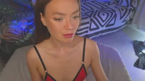 Snapshot of kellyfouler chatting on June 5, 5:25 am KellyFouler online show from June 5, 5:25 am