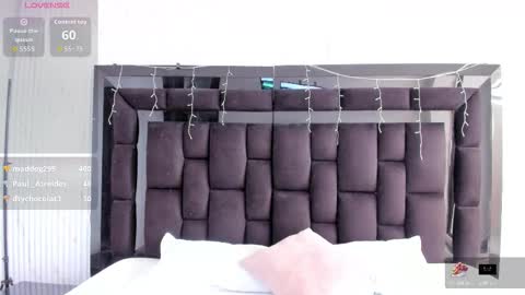 kellyMillian  online show from March 3, 12:44 pm