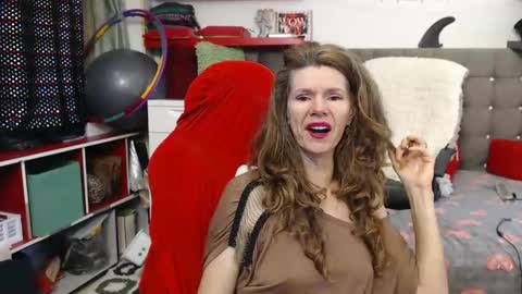 Snapshot of kellynumber chatting on January 27, 7:45 am kelly online show from January 27, 7:45 am