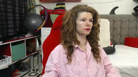 Snapshot of kellynumber chatting on February 1, 8:08 am kelly online show from February 1, 8:08 am