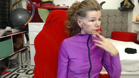 Snapshot of kellynumber chatting on February 2, 5:42 am kelly online show from February 2, 5:42 am