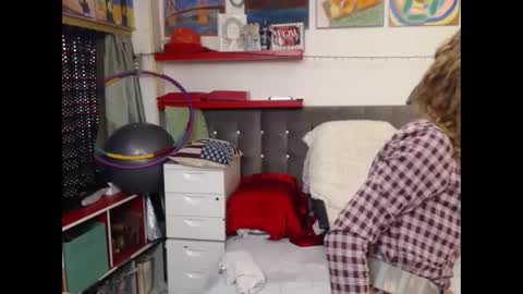 Snapshot of kellynumber chatting on February 15, 8:33 pm kelly online show from February 15, 8:33 pm