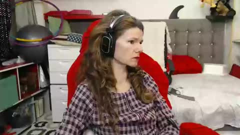 Snapshot of kellynumber chatting on February 16, 1:36 am kelly online show from February 16, 1:36 am