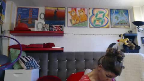 Snapshot of kellynumber chatting on February 21, 7:01 am kelly online show from February 21, 7:01 am