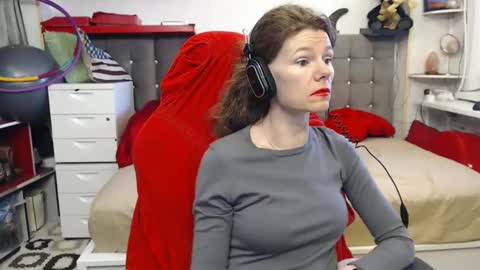 Snapshot of kellynumber chatting on March 3, 11:00 am kelly online show from March 3, 11:00 am