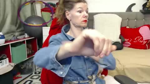 Snapshot of kellynumber chatting on March 9, 1:14 am kelly online show from March 9, 1:14 am