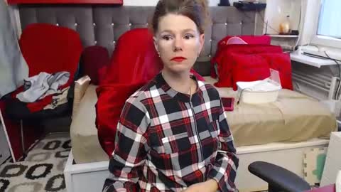 Snapshot of kellynumber chatting on October 6, 7:39 am kelly online show from October 6, 7:39 am