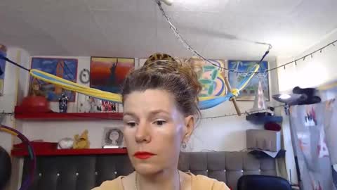 Snapshot of kellynumber chatting on October 11, 11:20 am kelly online show from October 11, 11:20 am