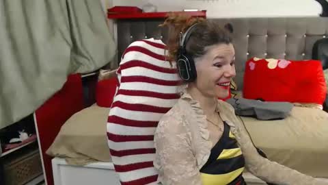 Snapshot of kellynumber chatting on November 9, 10:30 pm kelly online show from November 9, 10:30 pm