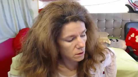 Snapshot of kellynumber chatting on November 24, 9:42 am kelly online show from November 24, 9:42 am