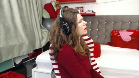 kelly online show from February 24, 2:37 pm