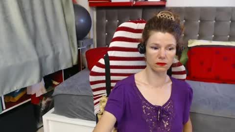kelly online show from July 1, 4:51 pm