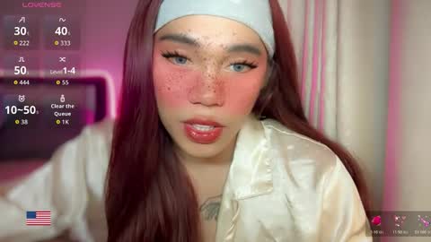 Kelly Smith online show from March 15, 1:28 pm