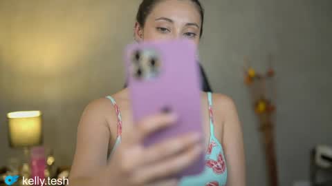 Snapshot of kellytesh chatting on May 24, 10:37 pm Kelly online show from May 24, 10:37 pm
