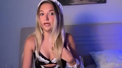 Snapshot of kelseyblu chatting on June 20, 12:14 am Kelsey Blu online show from June 20, 12:14 am