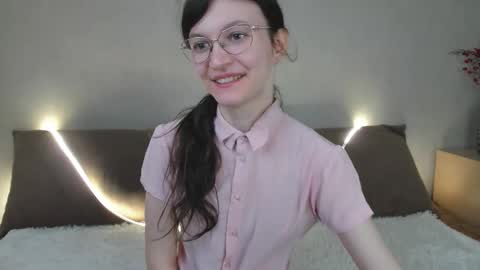 Kelsirabenold online show from March 19, 5:22 am