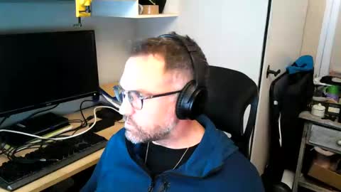 Snapshot of kelvin06133 chatting on December 15, 10:26 pm kelvin06133 online show from December 15, 10:26 pm