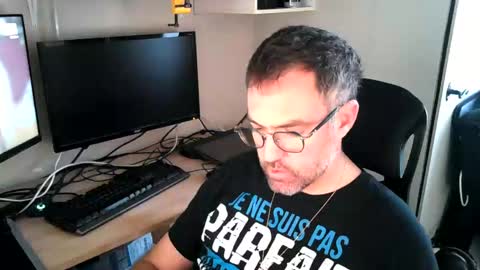 Snapshot of kelvin06133 chatting on January 12, 2:09 pm kelvin06133 online show from January 12, 2:09 pm