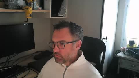 Snapshot of kelvin06133 chatting on March 7, 1:40 pm kelvin06133 online show from March 7, 1:40 pm