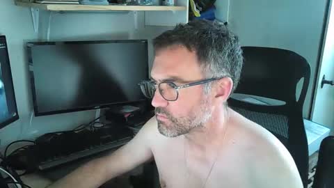 kelvin06133 online show from May 2, 12:43 pm