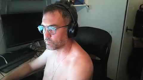 kelvin06133 online show from June 7, 9:29 pm