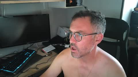 kelvin06133 online show from July 6, 12:35 pm